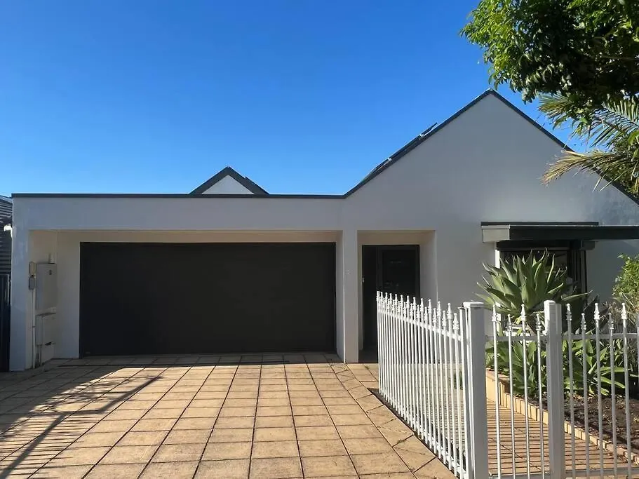 Holiday home Stylish 3Br Home With Outdoor Entertaining Oaklands Park