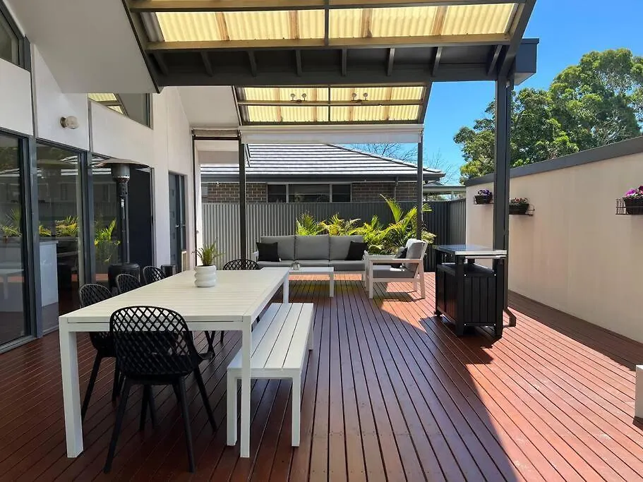 Holiday home Stylish 3Br Home With Outdoor Entertaining Oaklands Park