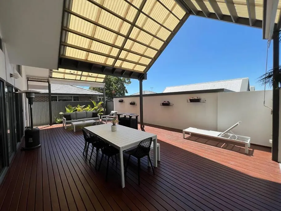 Holiday home Stylish 3Br Home With Outdoor Entertaining Oaklands Park Australia